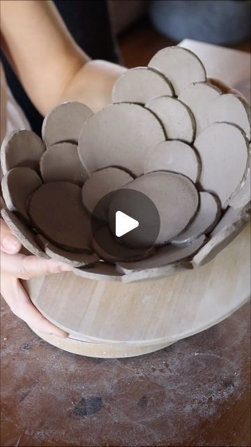 Natural Glazes For Pottery, Ceramics Bowls Designs, Slab Ceramics, Vision Art, Coil Pots, Handmade Pottery Bowls, Beginner Pottery, Cerámica Ideas, Pottery Videos