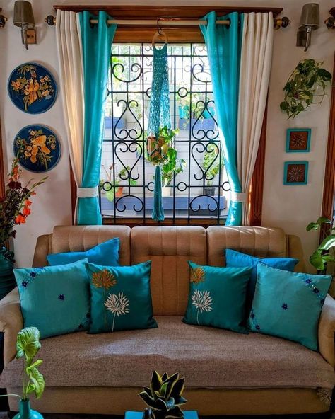 Living room decor ideas Romani Living Room, Small Indian Living Room Decor, Small Living Room Decor Indian, Indian Living Room Decor Ideas, Sofa Makeover Ideas, Small Indian Living Room, Indian Living Room Ideas, Knitting Drawing, Leather Painting