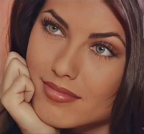 Natural Makeup Look Tutorial, Barbara Mori, Crazy Makeup, Model Aesthetic, Flawless Face, Makeup Looks Tutorial, Makeup Makeover, Makeup Goals, Natural Makeup Looks