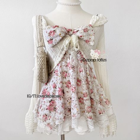 Depop Lattes, Kimi Ni Todoke Outfits, Lattes Depop, Shoujo Girl Outfit Aesthetic, Shoujo Girl Outfits, Y2k Girly Outfits, Shoujo Girl Outfit, Cottagecore Fall Outfits, Dolly Outfits