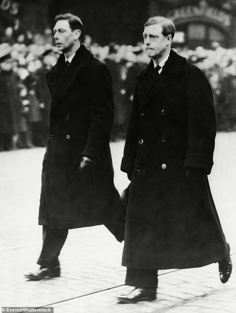 Edward Albert, Queen Elizabeth Photos, William And Harry, Holmes Movie, Difficult Relationship, Edward Viii, King George Vi, William The Conqueror, Prince William And Harry