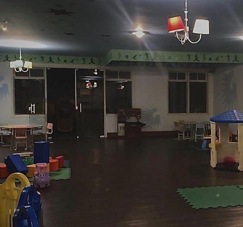 Places That Feel Familiar, Daycare Liminal Space, Liminal Space Childhood, Liminal Space Comfort, Dreamcore Weirdcore Creepy, Liminal Space Aquarium, Playplace Liminal Space, Welcome Back Home, Weirdcore Aesthetic