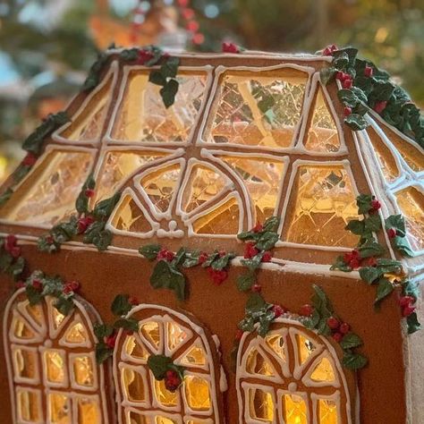 Amy Wilson on Instagram: "Well, so for sundayafternoonbakingclub ginger week I just had to make a gingerbread house. Or in this case, a sort of greenhouse! The whole room smells wonderful! 🎄 🎅 🎄 #sundayafternoonbakingclub #gingerbreadhouse #gingerbread #ginger #christmasbake #britainsbesthomecooks_ #eastlondonbaker #merrychrtmas #bakingforchristmas #passionforbaking" Snowglobe Gingerbread House, Gingerbread House Garden, Gingerbread House Stained Glass Windows, Gingerbread House Greenhouse, Greenhouse Gingerbread House, Hogwarts Gingerbread House, Gingerbread House Windows, Gingerbread Greenhouse, Gingerbread Building