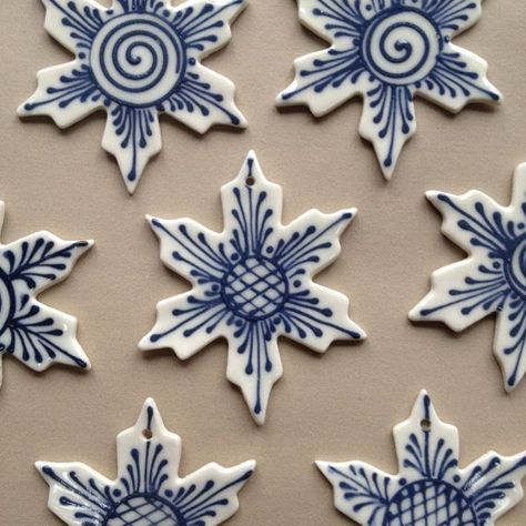 Clay Christmas Decorations, Ceramic Christmas Decorations, Christmas Clay, Diy Christmas Decorations, Xmas Cookies, Christmas Cookies Decorated, Christmas Sugar Cookies, Clay Ornaments, Farmhouse Christmas Decor