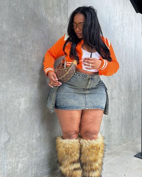 Plus Size Baddies, Plus Size Baddie, Plus Size Baddie Outfits, Streetwear Y2k, Curvy Girl Outfits, Fur Boots, Girls Outfits, Curvy Outfits, Cute Simple Outfits