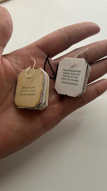 Tea Bag Quotes Tags, Tea Bag Ideas, Journal Junk Ideas, Tea Bags Art, Tea Bag Diy, Junk Journal Quotes, Diy Quotes On Paper, Paper Bag Journal, Tea Bag Journal