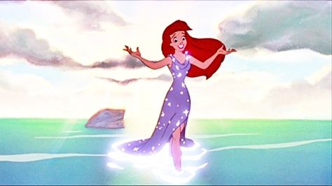 A showcase of dreamy gowns inspired by Ariel's purple dress in Disney's 'The Little Mermaid.' http://www.davonnajuroe.com/the-little-mermaid-ariels-purple-dress/ Ariel Wedding Dress, Blue Sparkly Dress, Ocean Dress, Wedding Disney, Ariel Cosplay, Dreamy Gowns, Disney Dress, Sparkly Wedding Dress, Film Disney