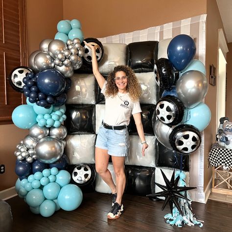 How amazing is this foil balloon backdrop 🤩 How many fun themes can you have with this wall? 😎 . . . . . #babyshower #babyshowerballoons #racecarsballoons #racecars #bikerboys #babyshowerideas #babyshowers #ballooninspo #balloonart #tuftexballoons #tampaballoons #tampaballoondelivery #tampaballoonartist #tampaevent #tampaeventplanner Foil Balloon Backdrop, Square Backdrop, Balloon Arrangements, Balloon Delivery, Custom Balloons, Balloon Centerpieces, Balloon Backdrop, Balloon Columns, Balloon Wall