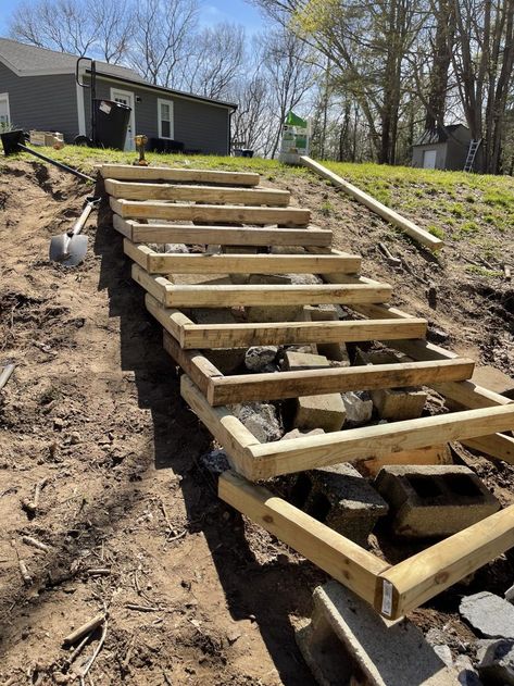 Landscape Steps On A Hill, Steps On A Hillside, Easy Outdoor Steps On A Slope, Landscape Timber Stairs, Hillside Steps Diy, Outdoor Wood Steps On A Slope, Outdoor Steps Diy, Diy Backyard Stairs, Railroad Tie Steps On Slope Diy