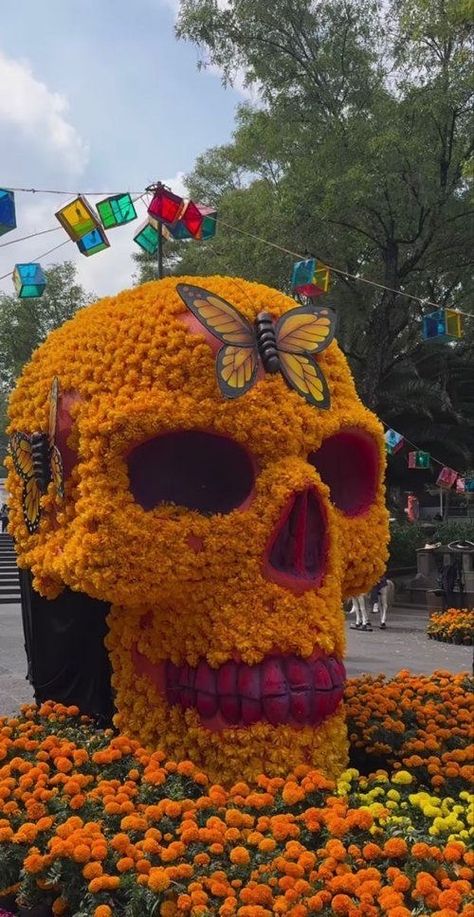 Mexican Halloween Decor, Skeleton Puppet, Day Of The Dead Flowers, Dia De Los Muertos Decorations Ideas, Mexico Day Of The Dead, Aztec Decor, Aztec Culture, Kid Friendly Halloween, All Souls Day