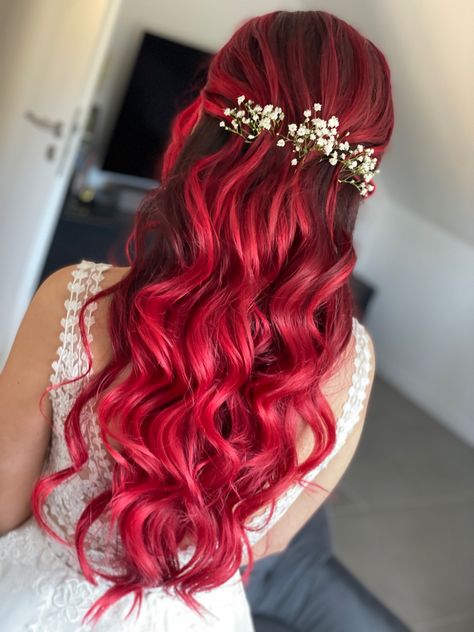 Waves for bride hairstyle Half Up Half Down Wedding Hair Red, Bride With Red Hair, Red Hair Wedding Hairstyles, Red Hair Bride, Bright Red Hair Dye, Red Hair Brides, Red Wedding Hair, Red Bridal Hair, Striking Hair