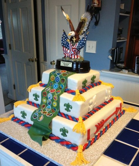 Eagle Scout Project Ideas, Boy Scout Cake, Eagle Scout Cake, Boy Scout Activities, Eagle Scout Gifts, Eagle Scout Court Of Honor, Boy Scouts Eagle, Simon Walker, Eagle Scout Ceremony