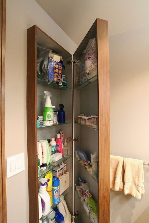 Medicine Cabinet Organization, Bathroom Cabinet Organization, Linen Closet Organization, Room Closet, Bathroom Storage Cabinet, Bath Room, Minimalist Bathroom, Room Remodeling, Wall Organization