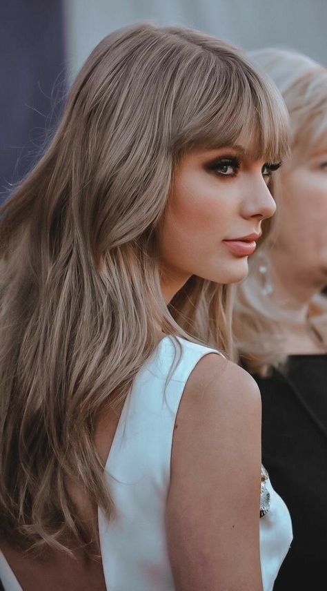 Taylor Swift Hair Color 2023, Taylor Swift Eras Hair, Taylor Swift Hair Color Formula, Taylor Swift Hair Color, Taylor Swift Haircut, Taylor Swift Bangs, Taylor Pics, Katee Sackhoff, Miss Americana