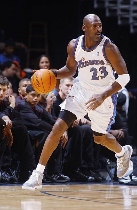 Michael Jordan Wizards, Air Jordan 11 Cool Grey, Michael Jordan Washington Wizards, Motivation Men, Jordan 11 Cool Grey, Michael Jordan Photos, Jeffrey Jordan, Michael Jordan Pictures, Jordan Photos