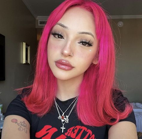 Howleen Wolf, Long Pink Hair, Pink Hair Dye, Hot Pink Hair, Colour Hair, Neon Hair, Dyed Hair Inspiration, Semi Permanent Hair Color, Hair Icon