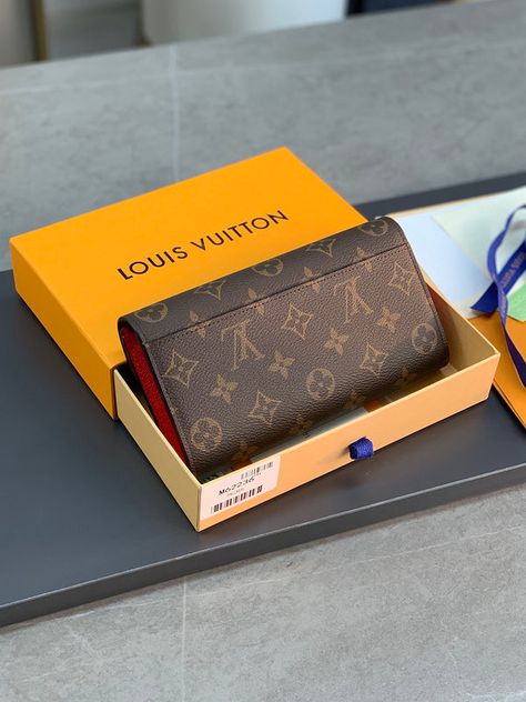 Louis vuitton wallet zippy