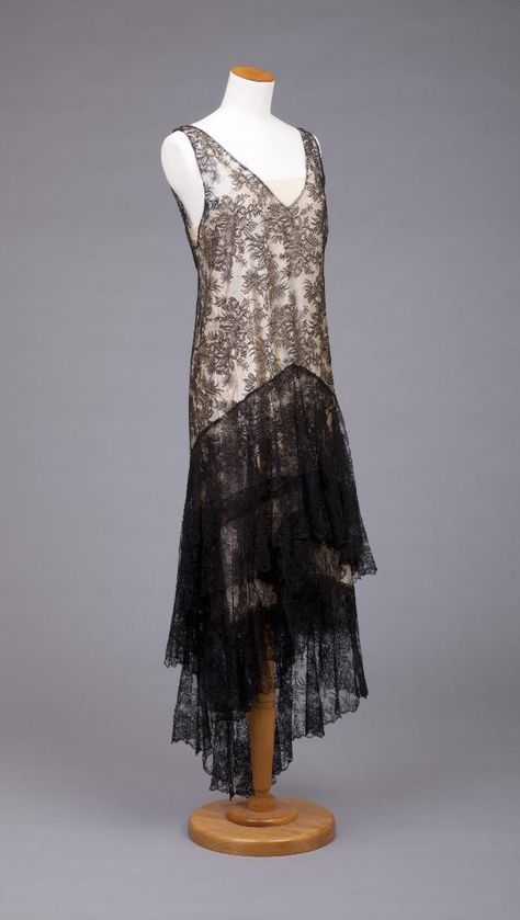 Callot Soeurs, 1929-31, Black Chantilly Lace Over Dress With Cream Silk Satin Under Dress. Over Dress Has Two Tiered Ruffle, Uneven Hem, V-Neckline. Under Dress Has Net Yoke.  Goldstein Museum Callot Soeurs, Style Année 20, 1920s Outfits, 1920 Fashion, Net Dress, 20th Century Fashion, 20s Fashion, 1920s Dress, 1930s Fashion