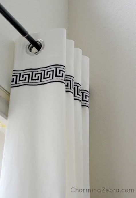 28 Ways to Spruce Up White Curtains – Remodelaholic Curtain Blinds, Curtains Ideas, Ikea Curtains, Burlap Curtains, No Sew Curtains, Drop Cloth Curtains, White Drapes, Simple Curtains, Farmhouse Curtains