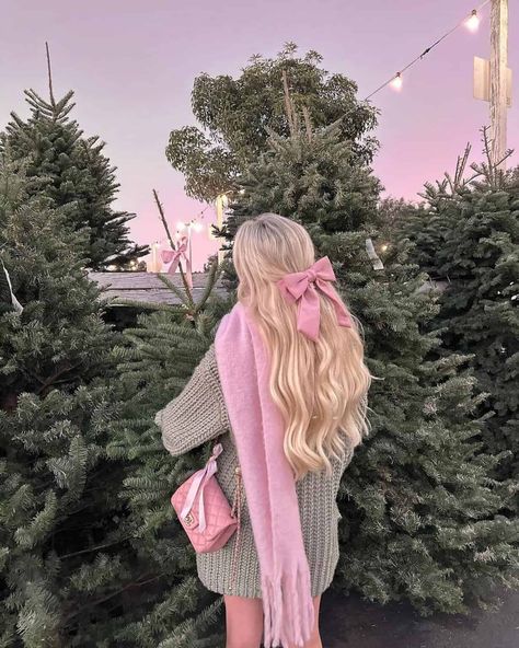 22+ Coquette Aesthetic Outfits I'm Obsessing Over in 2024 Winter Outfits Aesthetic, Winter Fit, Pink Girly Things, Trendy Fall Outfits, Winter Girls, Winter Trends, Trendy Fall, Pink Outfits, Pink Outfit