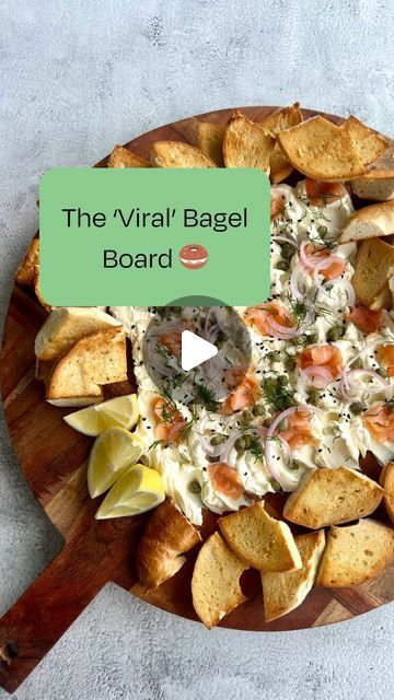 Lunch Ideas For Guests, Bagel Board, Salmon Capers, Breakfast Brunch Menu, Bagel Bar, Bagel Bread, Bagel Toppings, Large Chopping Board, Wedding Food Drink