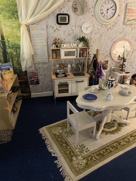 Role Play Home Corner, Curiosity Approach Role Play, Curiosity Approach Eyfs Home Corner, Reggio Emilia Home Corner, Home Corners Ideas Early Years, House Corner Ideas Early Years, Nursery Home Corner Ideas, Home Area Eyfs, Home Corner Display Eyfs