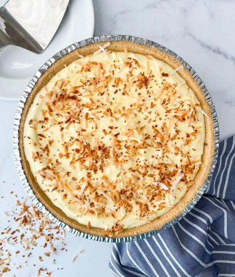 Coconut Cream Pie Dessert, Easy Chocolate Peanut Butter Fudge, Chocolate Peanut Butter Fudge Recipe, Grasshopper Pie Recipe, Baked Strawberry Pie, Ww Sweets, Keeping On Point, Butter Fudge Recipe, Baking Recipes Pie