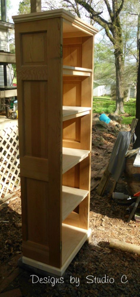 how to build a bookcase using an old door How To Make Doors For A Bookcase, Bookcase Door Plans, Old Door Shelves, Old Door Shelves Diy Projects, Bookcase Made From Old Doors, Bifold Door Ideas, Old Wood Projects, Door Diy Projects, Old Door Projects