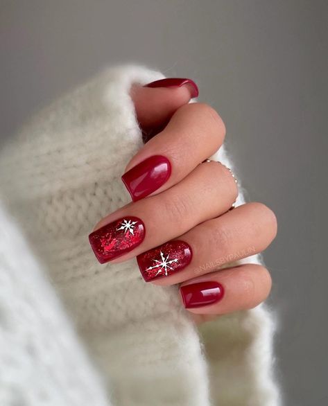 Holiday Acrylic Nails, Santa Nails, Red Nails Glitter, Kutek Disney, Christmas Gel, Milky Nails, Red Christmas Nails, October Nails, Nagel Tips