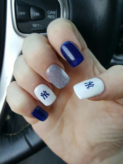 New York Yankees nails! #solarnails #NewYorkYankees #Ilovethem Ny Yankees Nails Designs, New York Yankees Nails Designs, New York Yankees Nails, Yankees Nails Designs, Nyc Nails Designs, New York Nails Designs, Yankee Nails, Yankees Nails, New York Nails