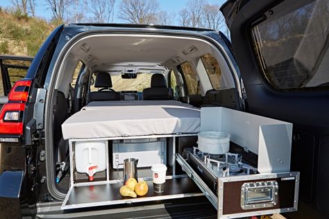 Flatbox kit turns the Toyota Land Cruiser into an overland camper Jeep Wrangler Camper, Land Cruiser 120, Overland Camper, Toyota Camper, Outdoor Dome, Tent For Camping, Cruiser Car, Suv Camper, Land Cruiser 80