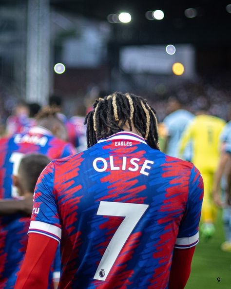 Sebastian Frej | Thank you and good luck @m.olise #cpfc #southlondon #premierleague #footballlife #bayernmunich | Instagram Micheal Olise Wallpaper, Michael Olise Wallpaper, Michael Olise, Men Icon, Curly Hair Photos, Football Pictures, South London, Football Wallpaper, Curly Hair Men