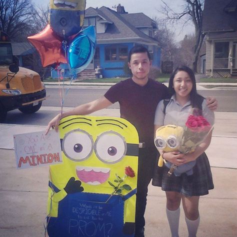 give me a minion 😍💏 Nemo Hoco Proposal, Minion Promposal, Monsters Inc Hoco Proposal, Minion Hoco Proposal, Fish Promposal, Happy Birthday 18th, Minion Memes Love, Volleyball Practice, Hoco Proposals Ideas