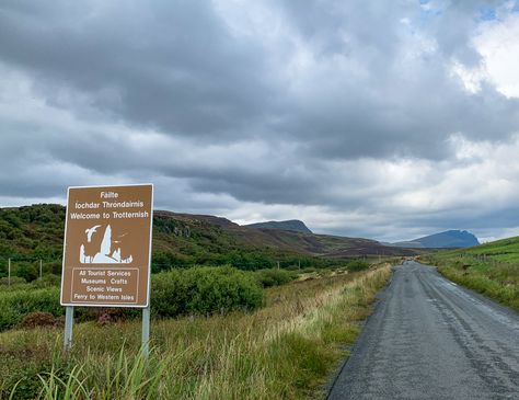 Driving the Trotternish Loop: The Isle of Skye’s Best Roadtrip! Trip Ideas Europe, Where To Go In Europe, Trips In Europe, Best Road Trips, Scotland Road Trip, European Road Trip, Road Trip Places, Trip Destinations, Road Trip Europe