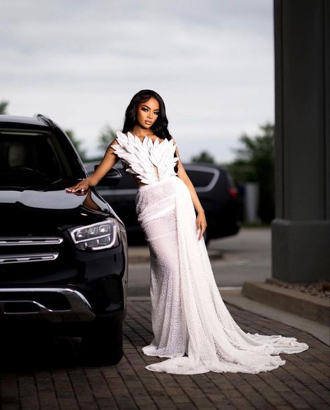 Prom Car, Prom Photography Poses, Matric Dance Dresses, Prom Pictures Couples, Prom Picture Poses, Prom Dress Pictures, Prom Photoshoot, Prom Photography, Prom Poses