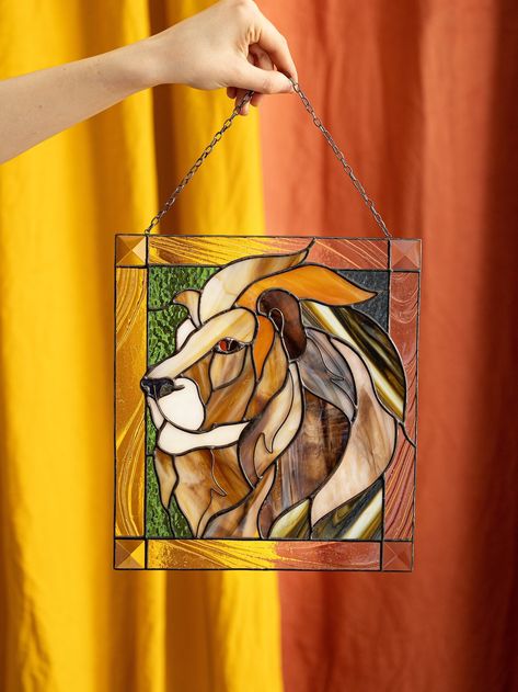 Lion Stained Glass Picture Panel Home Decor Pendant Garden Window Wall Hangings Gift - Etsy Ukraine Lion Stained Glass Art, Lion Stained Glass Pattern, Stained Glass Lion, Stained Glass Animals, Award Ideas, Garden Window, Making Stained Glass, Tiffany Stained Glass, Stained Glass Crafts