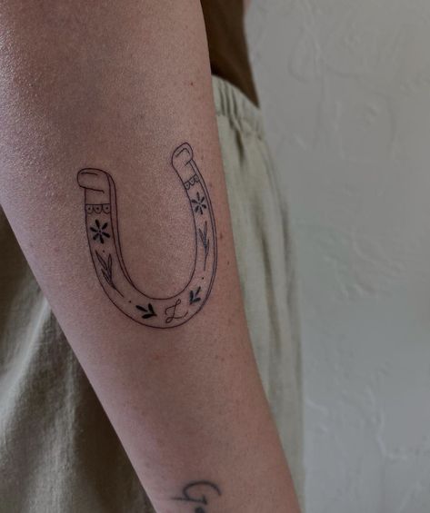 Wrangler Tattoo, New England Tattoo, Minimalist Horse Tattoo, Equestrian Tattoo, Wyoming Tattoo, Traditional Horseshoe Tattoo, Needle Phobia, Horseshoe Tattoo, Horse Shoe Tattoo