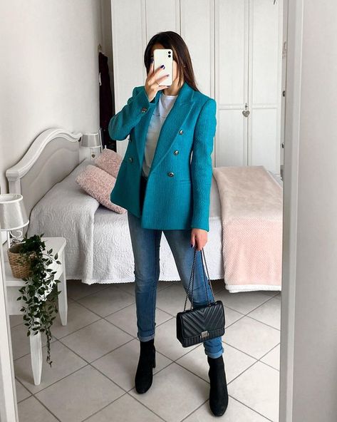 Emerald blazer outfit idea Emerald Blazer Outfit, Tweed Texture, Blazer Outfit, Blazer Outfits, Zara Jackets, Colored Blazer, Outfit Idea, Blazer Suit, Suit Jacket