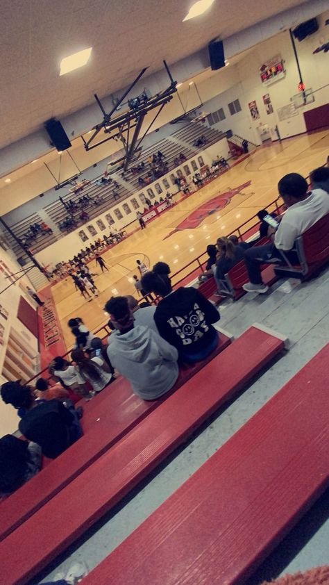 Basketball games 🫶🏾>> Basketball Game, School Games, Basketball Games, Basketball Pictures, Cute Pictures, High School, Basketball