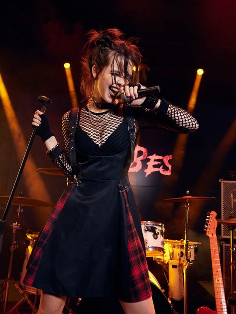 Rock Dress Outfit Punk, Rock Female Outfit, Chic Punk Outfits, Pop Punk Fashion Women, Pop Star Outfit Aesthetic, British Punk Outfits, Punk Preppy Style, Punk Rock Girl Outfits, Female Punk Outfits