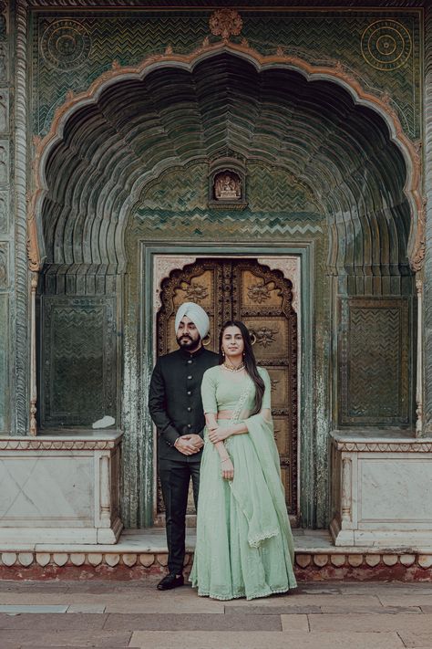 A Gorgeous Sikh Wedding With Bride In Stunning Pista Green Lehenga Western Dress Couple Photoshoot, Pre Wedding New Concept, Prewedding Punjabi Photoshoot, Punjabi Couple Pre Wedding Shoot, Pre Wedding Temple Shoot, Punjabi Pre Wedding Photoshoot, Pre Wedding Clothes Idea, Pre Wedding Photoshoot Outdoor Indian, Traditional Pre Wedding Photoshoot