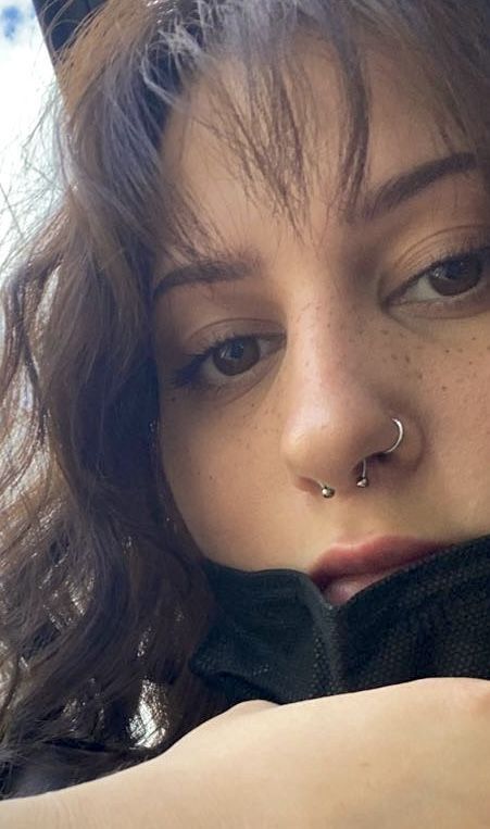 Septum And Left Nose Piercing, Septum Piercing Curly Hair, Bangs And Septum Piercing, Nose Ring And Septum Piercing Together, Nose Piercing Curly Hair, Septum Piercing On Different Noses, Nose Piercings And Septum, Hippie Septum Piercing, Nose Piercing Jewelry Septum