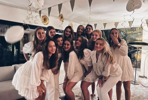 Diner Party, Super Rich Kids, Party Fits, Chosen Family, 18th Birthday Party, Newborn Shoot, Rich Kids, Summer Is Here, Best Friend Pictures