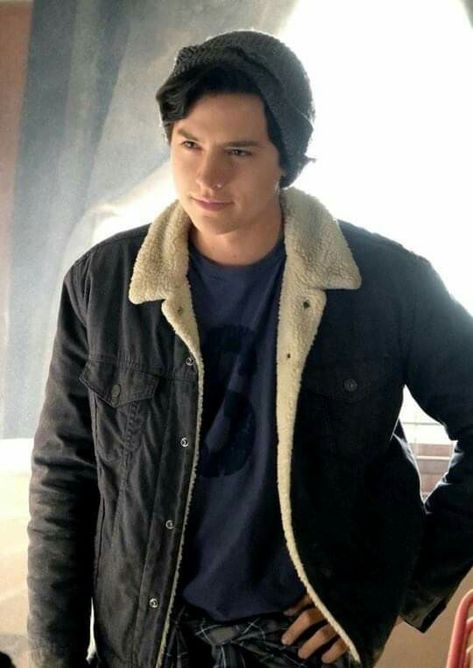 Jughead Jones Aesthetic, Riverdale Wallpapers, Jughead Riverdale, Jones Aesthetic, Cheryl Blossom Aesthetic, Riverdale Poster, Cole Sprouse Hot, Cole Spouse, Cole Sprouse Jughead