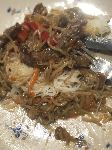 Bean Sprout Stir Fry, Stir Fry Bean Sprouts, Recipes Using Beans, Bean Sprout Recipes, Minute Steaks, Steak Stir Fry, Bean Sprout, Fried Beef, Beef Stir Fry