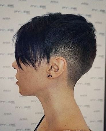 Edgy Short Haircuts, Short Sassy Haircuts, Sassy Haircuts, Chic Short Hair, Pixie Cut With Bangs, Short Haircut Styles, Cute Short Haircuts, Short Hair Undercut, Super Short Hair