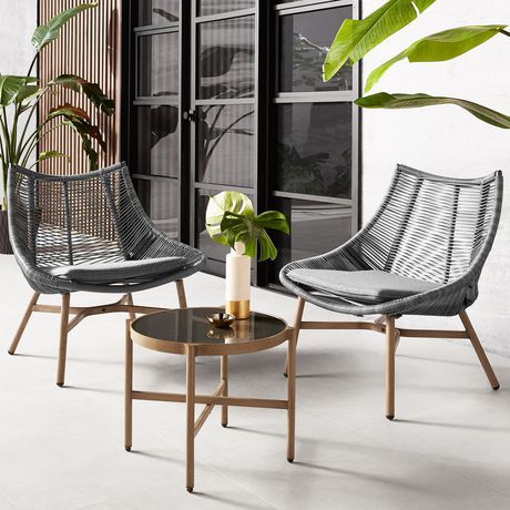 hometrends Skyler Chat Set | Walmart Canada Patio Vibes, Round Outdoor Rug, Front Porch Furniture, Backyard Landscapes, Outdoor Chair Set, Deck Decor, Home Kitchen Decor, Porch Furniture, Glass Side Tables