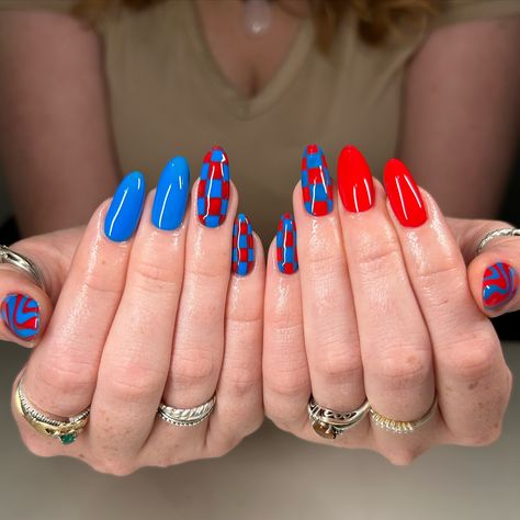 Is it giving Fourth of July or Buffalo Bills?❤️💙 #biab #naturalnails #fourthofjulynails #4thofjuly #4thofjulynails #summernails #redandbluenails #luminarynailsystems #planails Bills Nails, Buffalo Bills Nails, Football Nails, Hotty Toddy, Fourth Of July Nails, 4th Of July Nails, Buffalo Bills, Nail Technician, Natural Nails