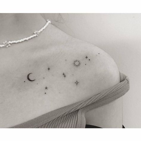 Female Tattoo Quotes, Sun Moon And Stars Tattoo, Star Tattoo On Shoulder, Moon And Stars Tattoo, Classy Tattoo, Tattoo Sonne, Designer Tattoo, Tattoo Ideas Unique, Stars Tattoo