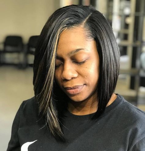 Messy Bob Quick Weave, Quick Weave Bob With Color, Quick Weave Bob With Highlights, Bob Quick Weave Hairstyles No Leave Out, Side Part Quick Weave Bob With Leave Out, Quick Weave Medium Length Hairstyles, Sew In Weave Hairstyles Black Women, Bob Hairstyles With Side Part, Sew In Bob Hairstyles For Black Women